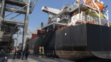 Украинските ВМС твърдят, че Русия временно е спряла зърнения коридор