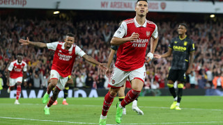 Арсенал продължи победната си серия в английската Висша лига след