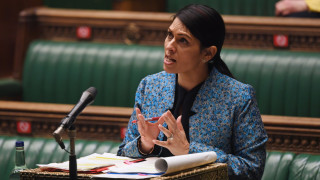 Британското правителство сключи споразумение с Руанда за изпращане на някои