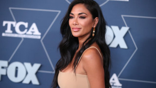 Никаква вълна не може да повали Никол Шерцингер Като истинска