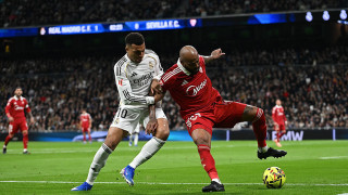 Ла Лига наказа играч на Севиля с шест мача