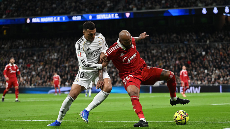 Ла Лига наказа играч на Севиля с шест мача