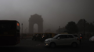 Мощни бури убиха най-малко 40 души в Индия