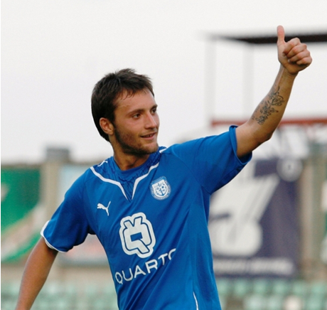 Локо (Пд) конкурира Левски за дуо от "Лазур"