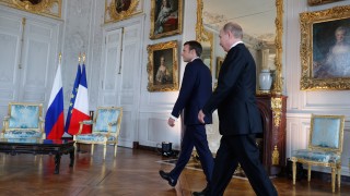 Президентът на Франция Еманюел Макрон проведе телефонен разговор с руския