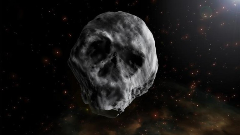 Астероид-череп ще прелети край Земята за Хелуин