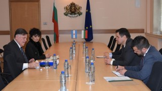 Българската страна възнамерява да възстанови работата на службата по търговско икономически