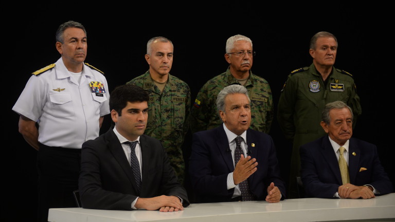 Президентът на Еквадор временно премести работата на правителството от столицата