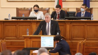 Темата дали да бъде задължителен т нар зелен сертификат задължителен за