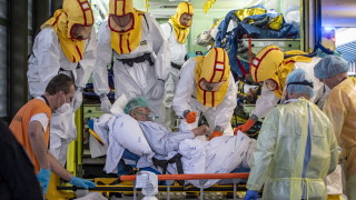 Чехия направи задължителна ваксинацията срещу COVID 19 за хора на възраст 60