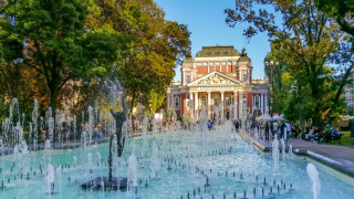 Когато на Фондация Кредо Бонум и Мулти култи колектив им