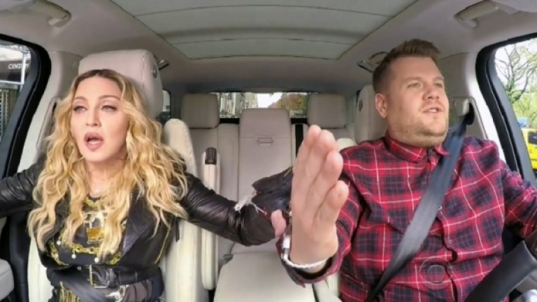 Мадона направи шпагат на предната седалка на кола (ВИДЕО)