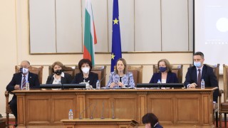 Депутатите от 45-ото НС избраха председателите на новите парламентарни групи