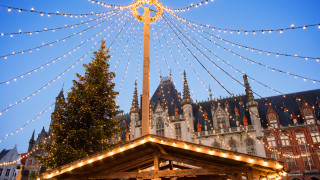 Една жена загина а двама души пострадаха след като голяма