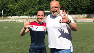 Красен Кралев посети тренировка на боксьорката ни Станимира Петрова която