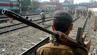 12 души са били простреляни от бунтовници в Индия 