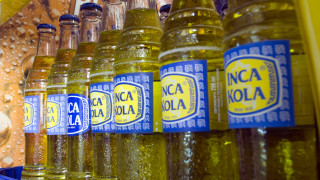 Кока Кола е най известната газирана безалкохолна напитка От създаването си през