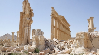 Газова атака уби десетки край Палмира 