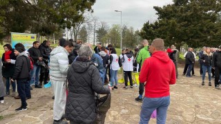 Десетки доброволци се включиха в пролетното почистване на лесопарк Боровец