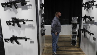 Договорът за производство на автомати АК 203 Калашников в съвместно предприятие