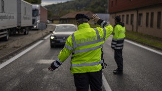 Чехия удължи проверките по границата със Словакия 