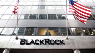 Най големият мениджър на активи в света BlackRock съкращава част