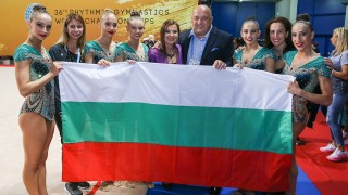 Министърът на младежта и спорта Красен Кралев поздрави ансамбъла ни