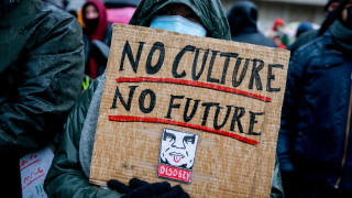 Хиляди белгийски културни дейци изпълнители кинооператори организатори на събития и