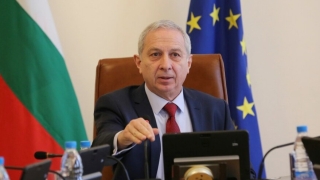 Макар и без политически опит натрупан в годините номинацията за