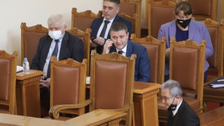 Депутатите се събраха за първо четене на промените в Закона