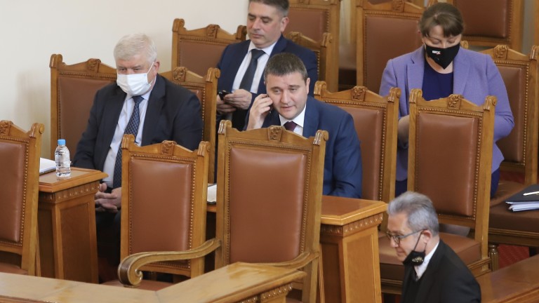Депутатите се събраха за първо четене на промените в Закона