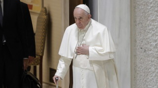 Папа Франциск призова за прекратяване на огъня във войната между