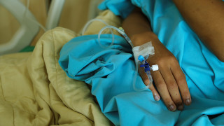 Индонезийските власти разследват случаи на хранително натравяне на близо 700