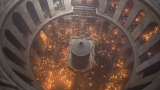 Благодатният огън снизходи в храма на Божи гроб в Йерусалим 