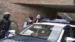 Испанската полиция арестува рапър който се барикадира в университет след