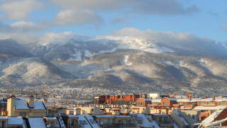 2017 г бе маркирана от продажбите на големи търговски центрове