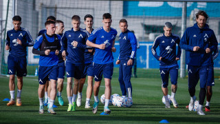 Левски тренира на официалния терен на стадион Георги Аспарухов Сините стартираха