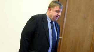 Очаква се България да иска разсрочено плащане за изтребителите Ф 16