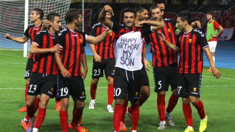 Отборът на Вардар (Скопие) продължава в групите на Лига Европа.