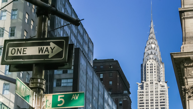 Един от най-забележителните небостъргачи в Ню Йорк си търси нов собственик