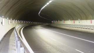 Шофьорите да се движат с повишено внимание в тунел "Железница"