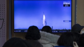 Северна Корея изстреля балистични ракети по време на разговори между САЩ и Южна Корея