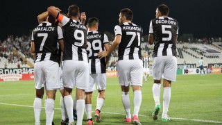 Локомотив Пловдив и Славия излизат един срещу друг в повече