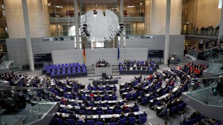 В Бундестага: За Тръмп очевидно ЕС и Германия  не са партньори, а плащащи васали