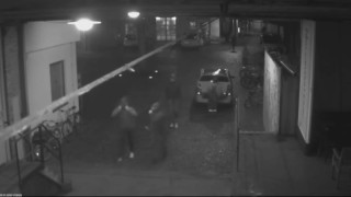 Германската полиция публикува записите от охранителни камери които показват извършеното