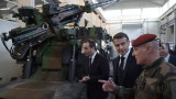  Макрон приканва Франция да създава повече оръжие за Украйна 