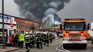 Пожар избухна в пристанището на Хамбург Това съобщи германската телевизия NDR Полицейското