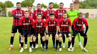 Локомотив направи 0 0 с Колос в последната си проверка от