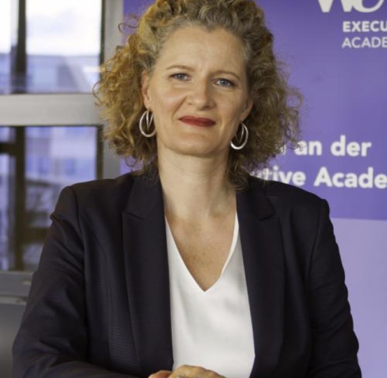  Барбара Щьотингер - декан на Академията за ръководители на Виенския стопански университет 