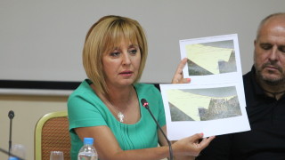 Общественият защитник в битка срещу презастрояването на Черноморието Мая Манолова